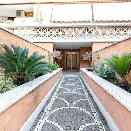 Holiday Home Roma Apartment