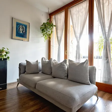 Holiday Home Roma Apartment *